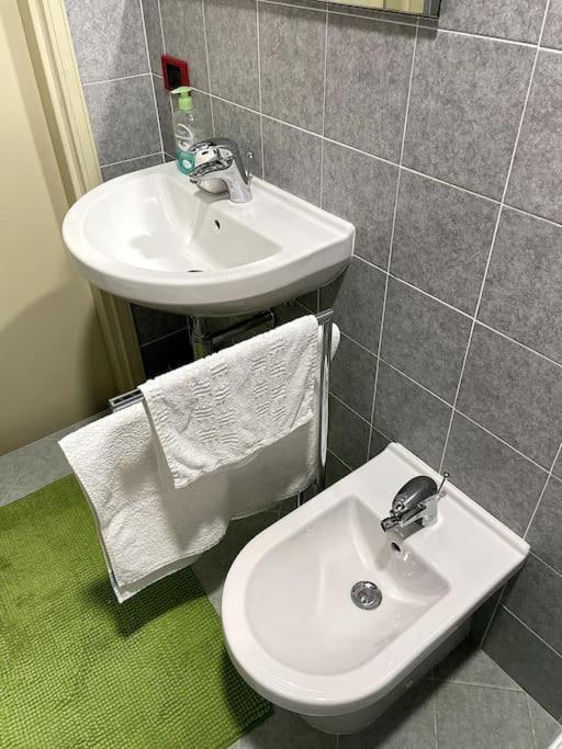 Wonderful Central Apartment! 曼托瓦 外观 照片
